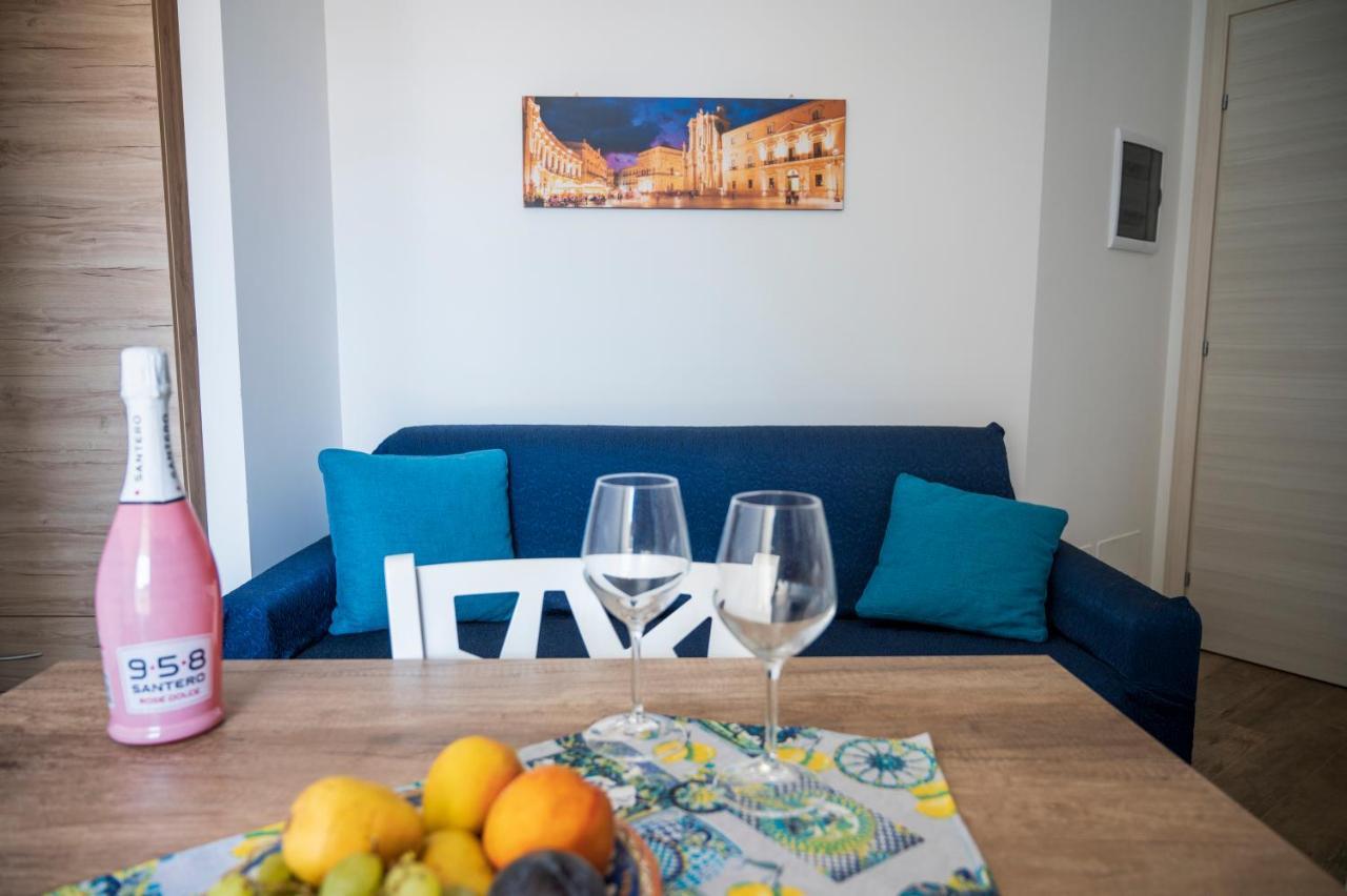 White Apartments & Spa Avola Ngoại thất bức ảnh