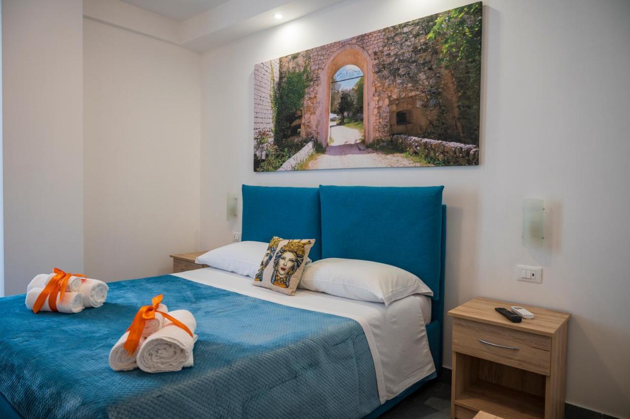 White Apartments & Spa Avola Ngoại thất bức ảnh