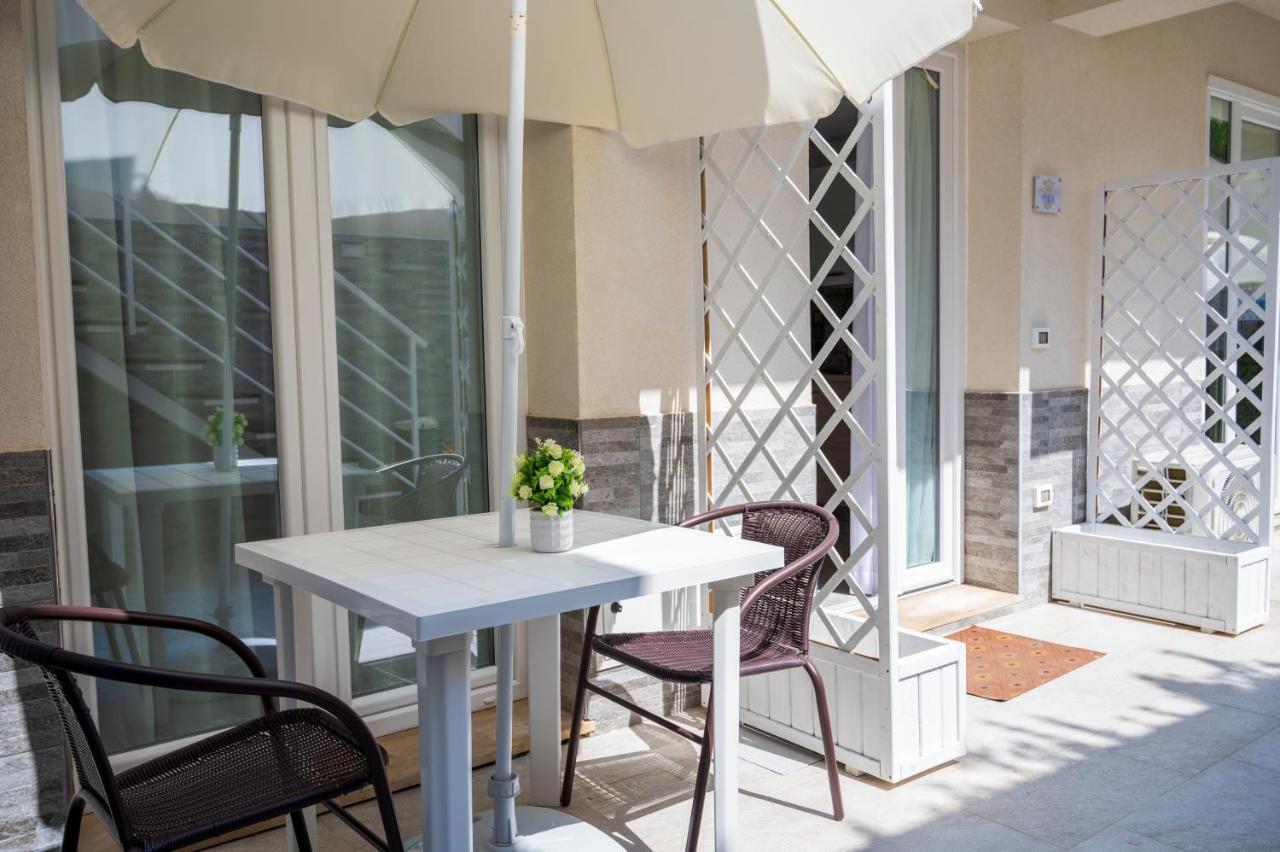 White Apartments & Spa Avola Ngoại thất bức ảnh